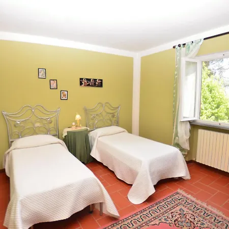 Vila San Leonardo Sleeps 6 Pool Wifi SantʼAndrea di Compito